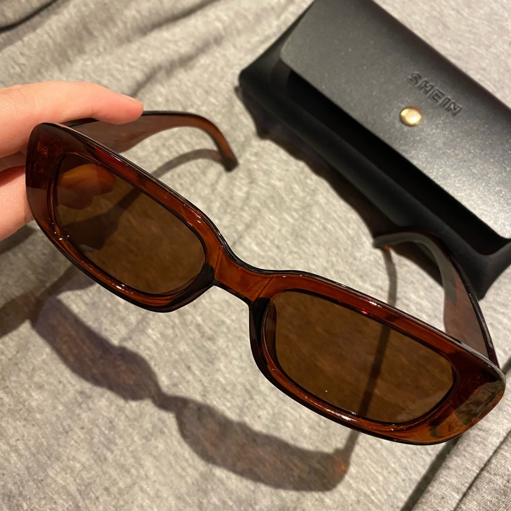 Brown sunglasses - Picture 2 of 3